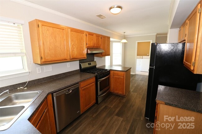 Building Photo - 7130 Lanark Ct