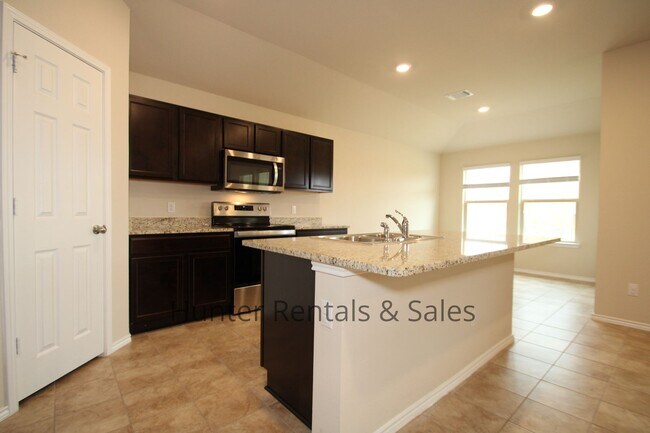 Building Photo - Patriots Ridge