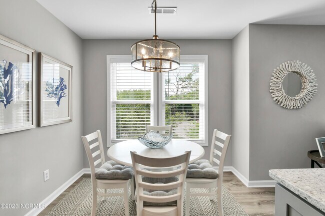 Building Photo - 3350 Club Villas Dr