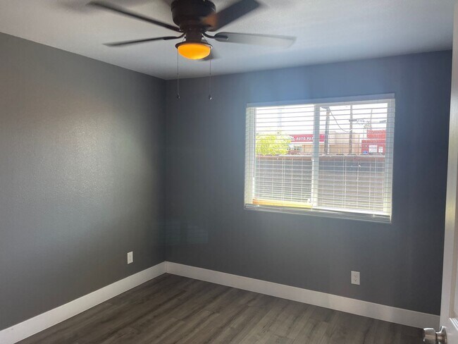 Building Photo - 3br/2ba Home 1 of 6 homes on lot