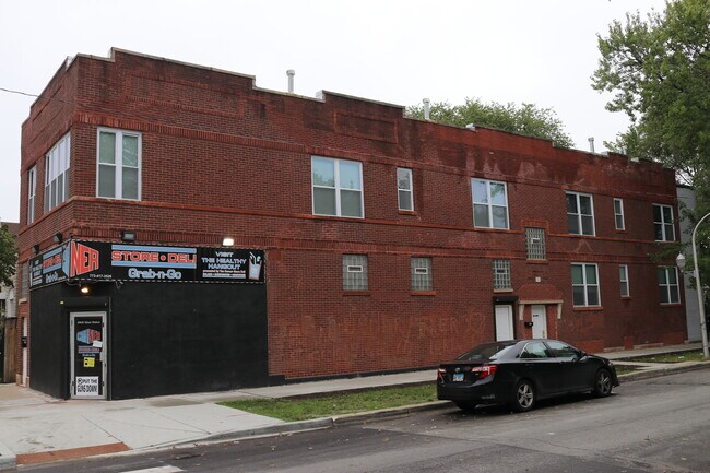 Primary Photo - 934 N Lamon Ave