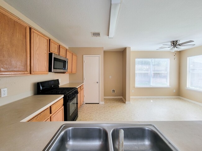 Building Photo - 8106 Arrington Forest Ln