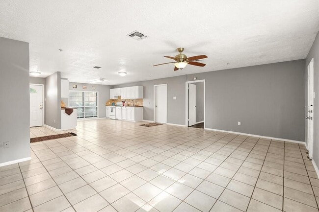 Building Photo - 25706 Glen Loch Dr