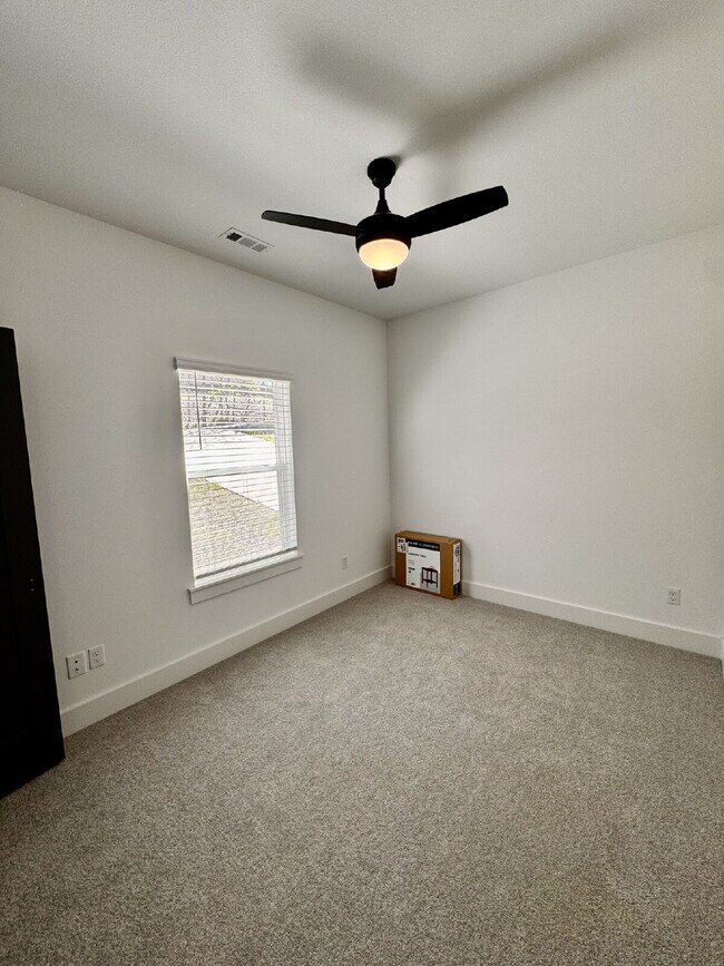 Building Photo - 8881 Williams Rd