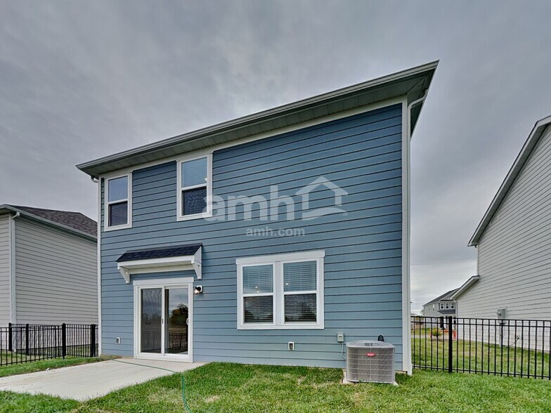 Building Photo - 9154 Henley Ave