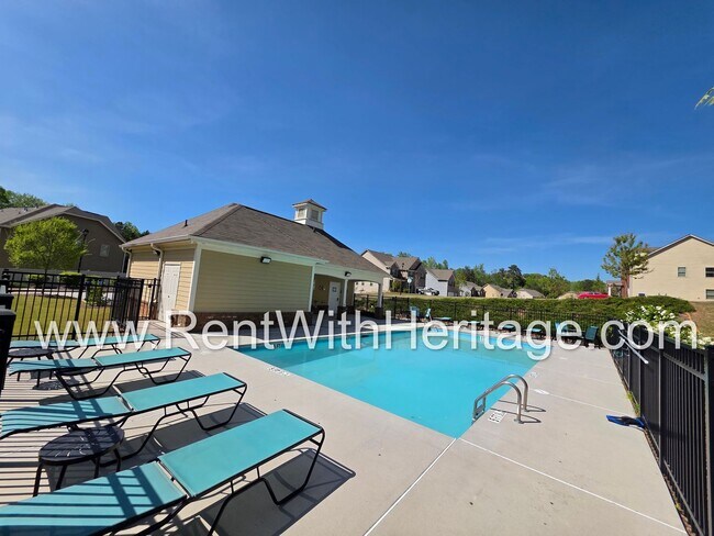 Building Photo - ABSOLUTELY BEAUTIFUL 5 BEDROOM/ 4.5 BATH HOME YOU DONT WANT TO MISS.