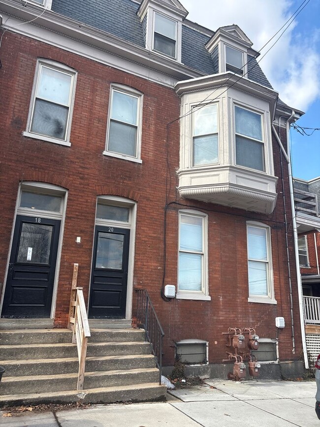 Primary Photo - 1 Bed/1Bath Apartment-York City SD