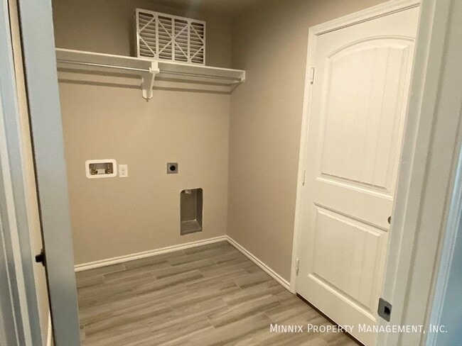 Building Photo - 1217 E 89th St