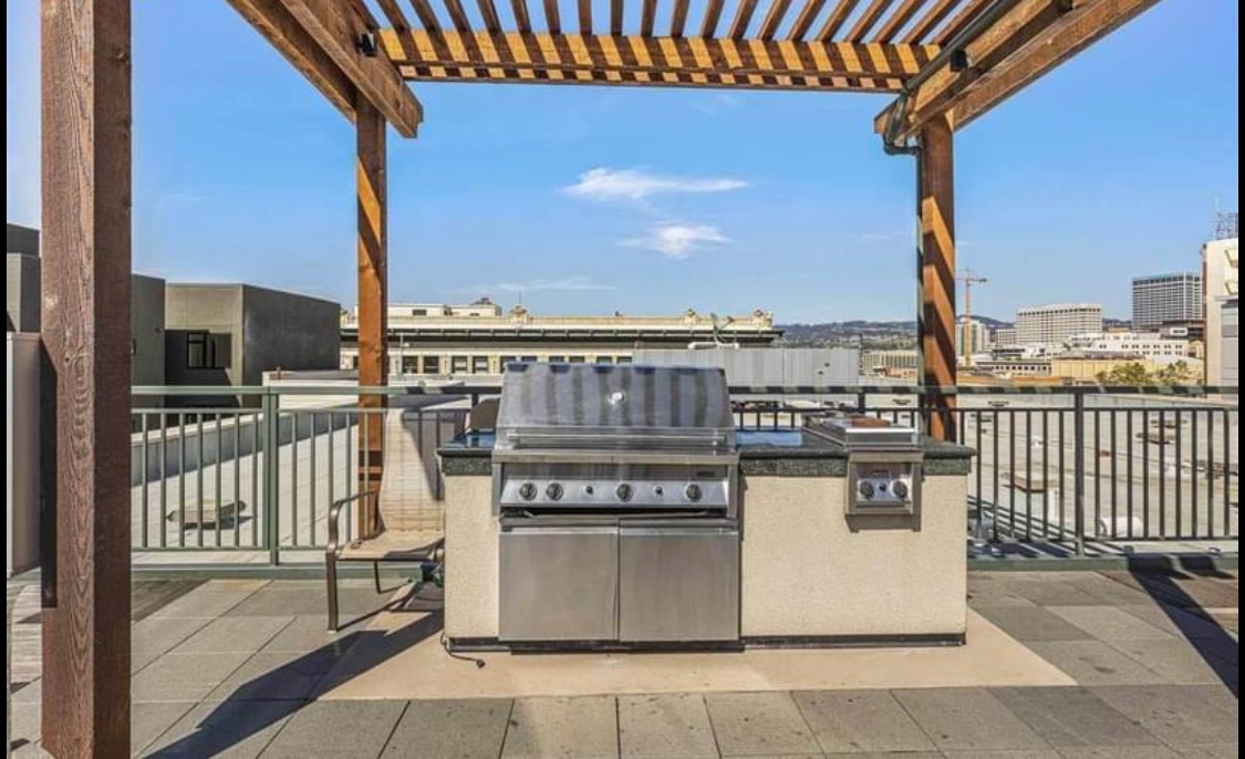 Rooftop BBQ - 1511 Jefferson St