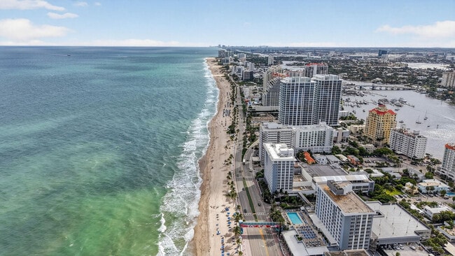 Building Photo - 508 N Birch Rd