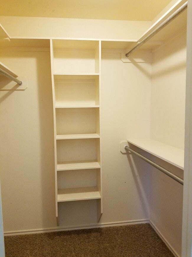 Building Photo - Lindale-Charming 2 Bedroom, 2 Bath House w/Garage!