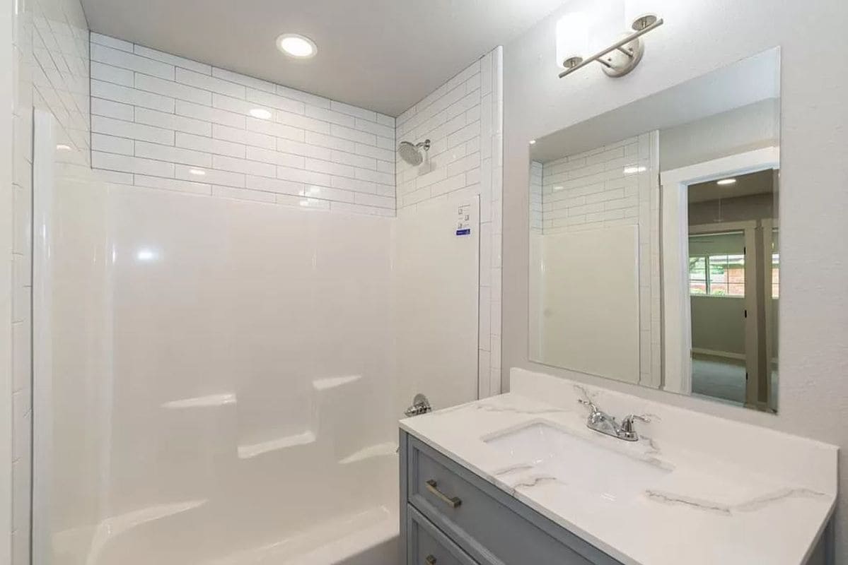 Building Photo - 4915 Sassafras Ln