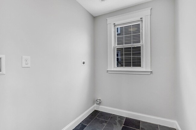 Building Photo - 110 Fuller St