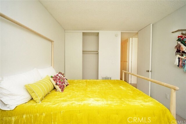 Building Photo - 6542 Ocean Crest Dr