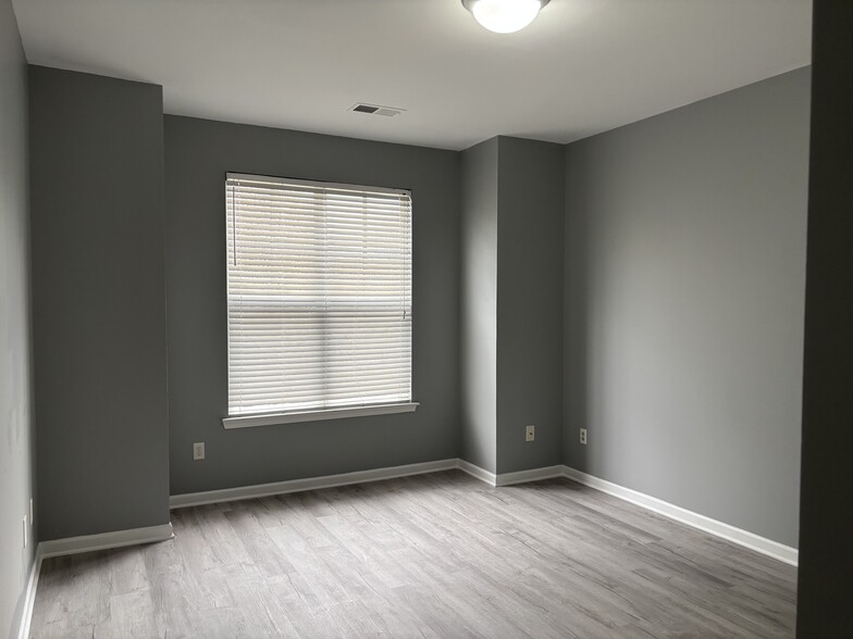 Building Photo - 1634 Walnut View Dr