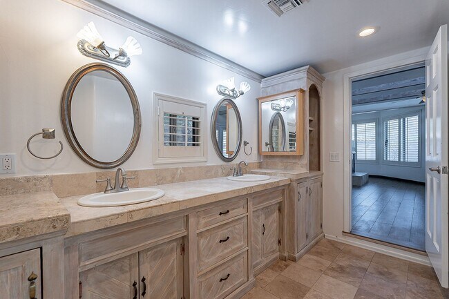 Building Photo - Coming Soon! 4 bed, 3.5 bath with a beautiful pool & views! No HOA - Available 02/01/2026