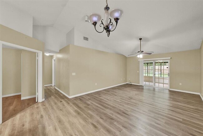 Building Photo - 5340 Old Oak Tree Dr