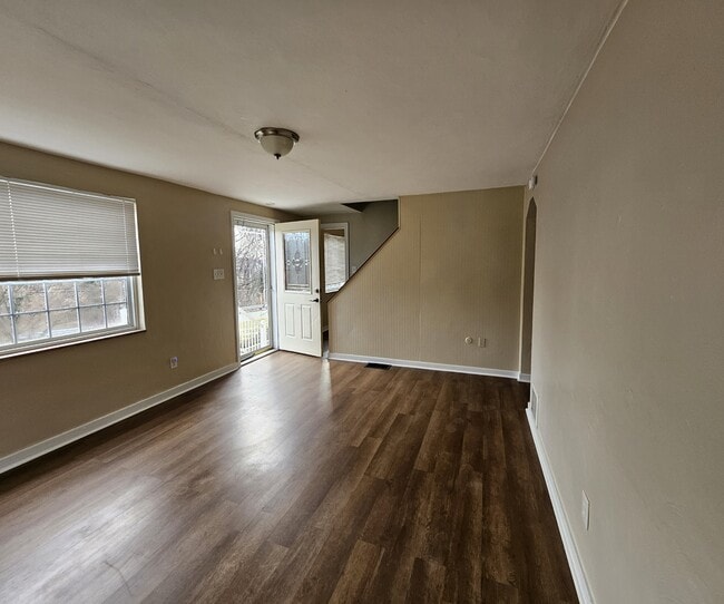 Building Photo - 855 Hamil Rd