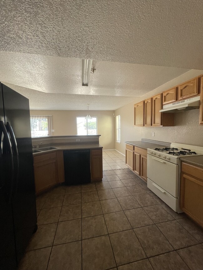 Building Photo - 3677 Tierra Alba Dr