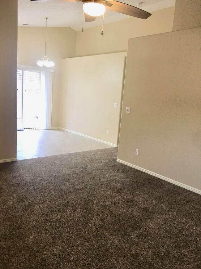 Building Photo - 1308 Millcreek Duplex