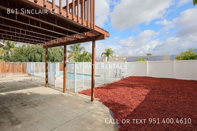 Building Photo - 841 Sinclair Ct