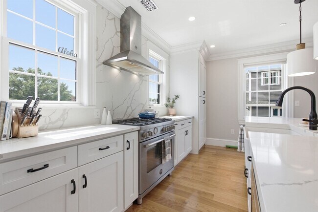 Building Photo - 144 Highland Ave