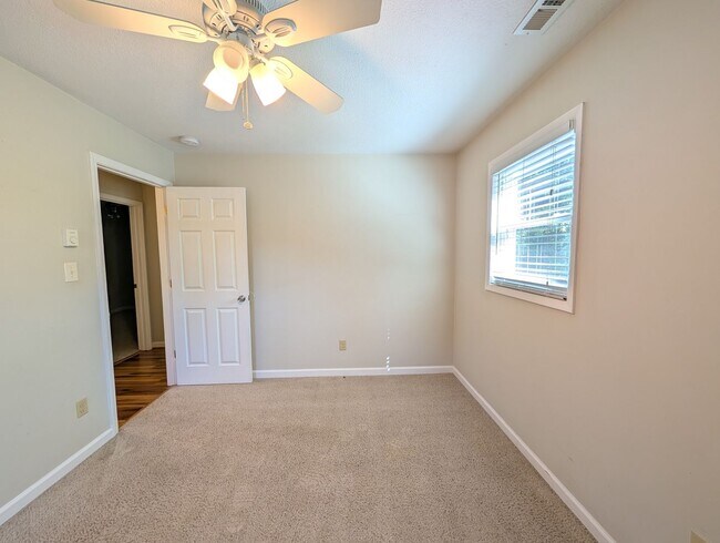 Building Photo - Arden Rental - Royal Pines Area