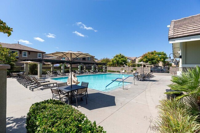Building Photo - 4 Bed, 3 Bath - Fallbrook Single Family Home