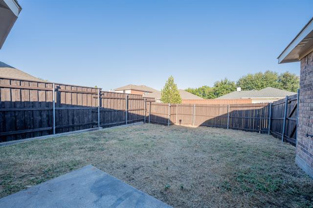 Building Photo - 2002 Gardenridge Dr