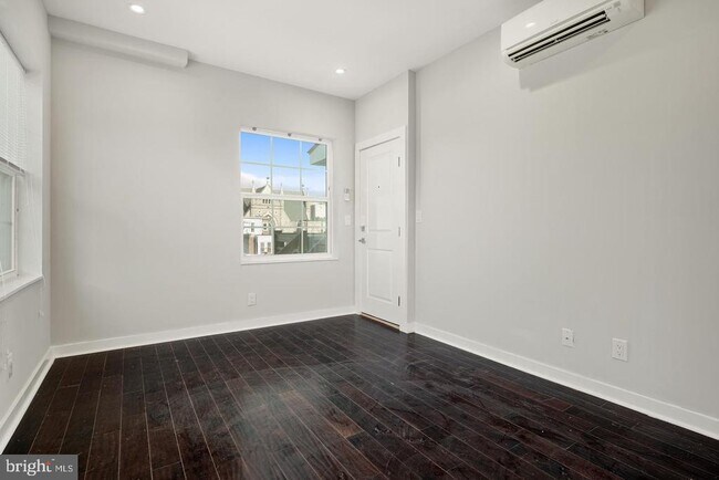 Building Photo - 17 S 44th St