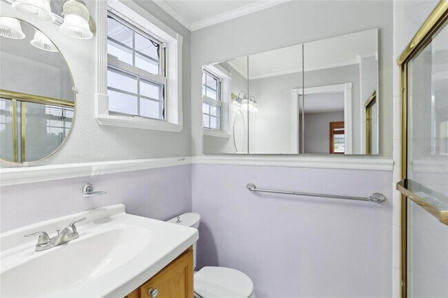 Building Photo - 8706 Elmwood Ln