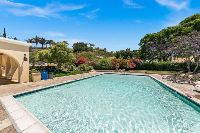 Building Photo - Luxurious Living at Its Finest | 1-Bedroom...