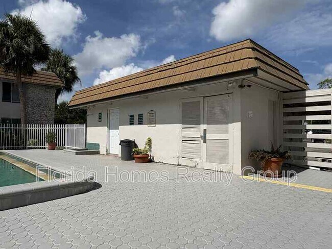 Building Photo - 1830 Maravilla Ave