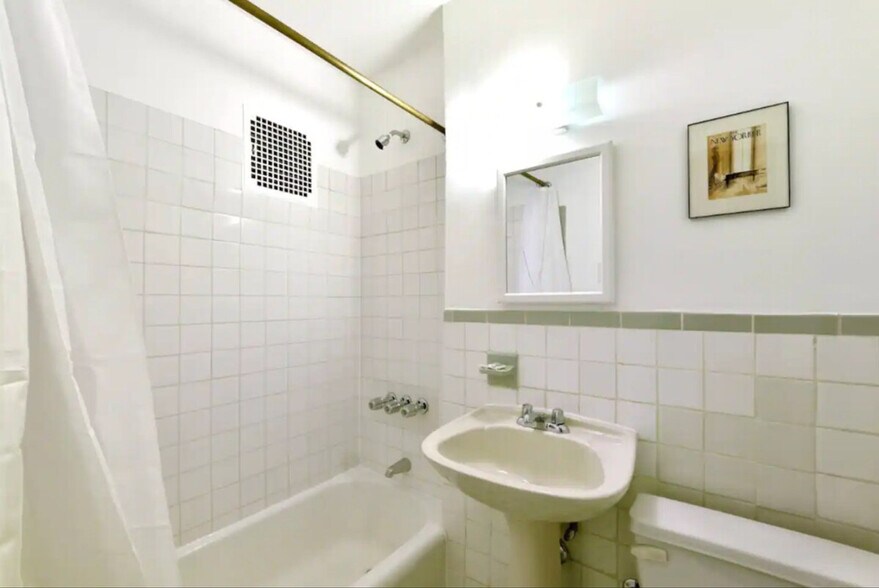 Building Photo - 498 9th Ave