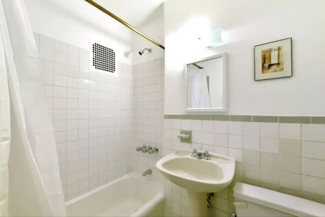 Building Photo - 498 9th Ave