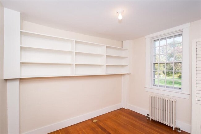 Building Photo - 15 Snell Rd