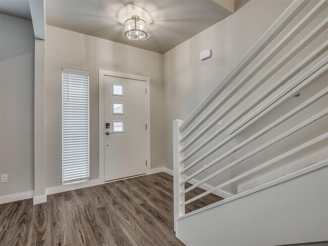 Building Photo - 520 NW 176th Terrace