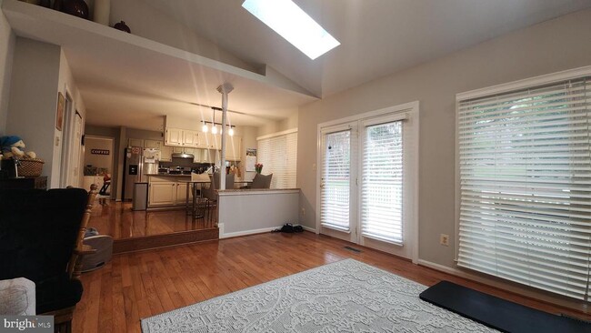 Building Photo - 6453 Springhouse Cir