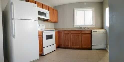 Building Photo - Looking for a home or an office space...Come take a look!!
