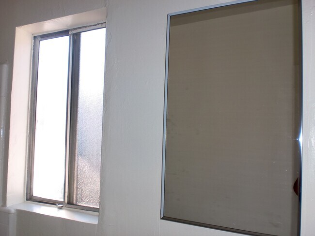 Building Photo - 17433 Vanowen St