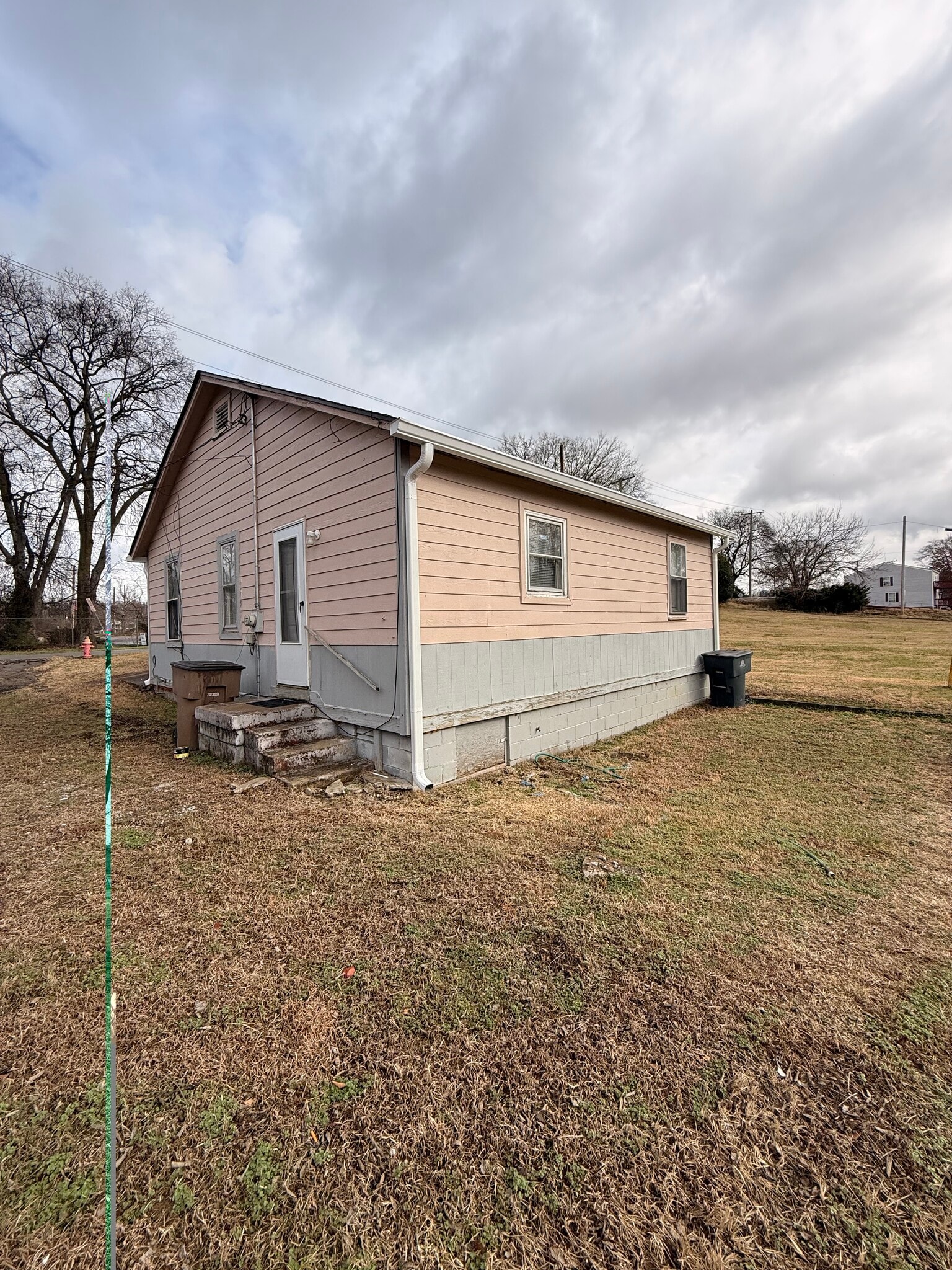 Building Photo - 958 Strouse Ave