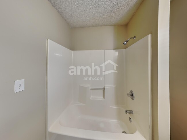 Building Photo - 32 Alston Ln SW