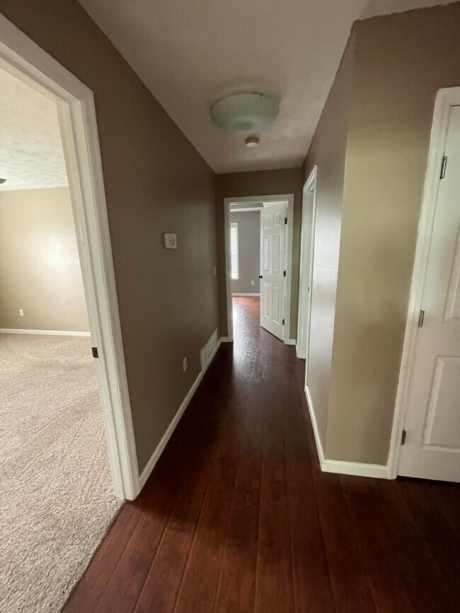 Building Photo - 1024 Heathcliff Dr