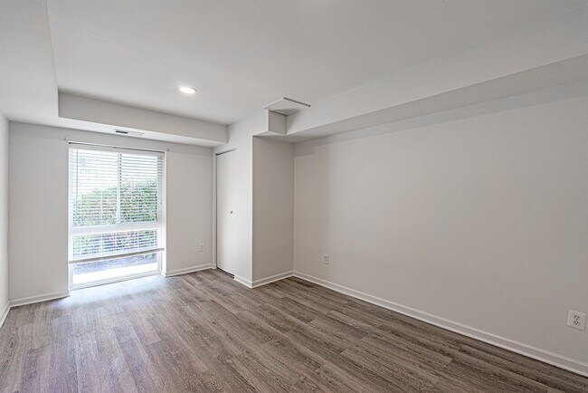 Building Photo - 6141 Edsall Rd