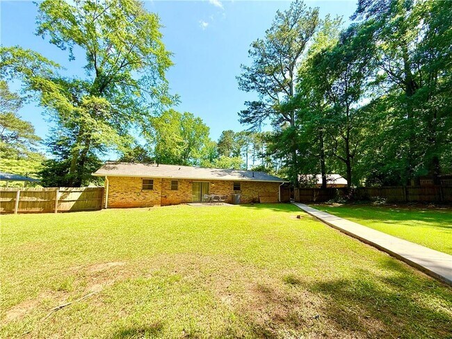 Building Photo - 3042 Hudson Ct