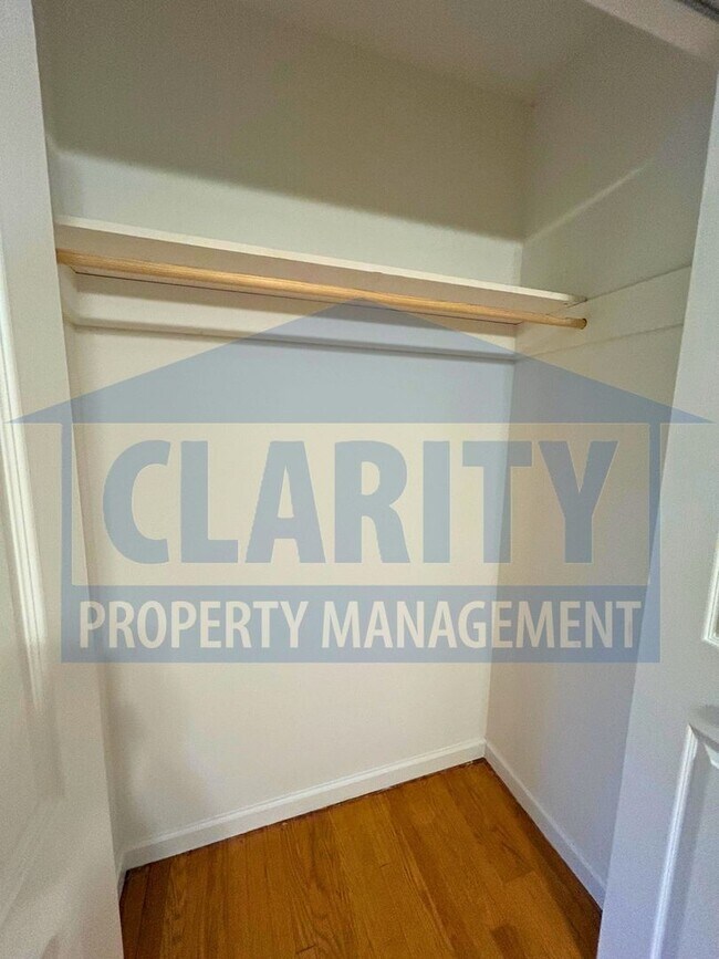 Building Photo - Three bedroom home w/ lots of storage!