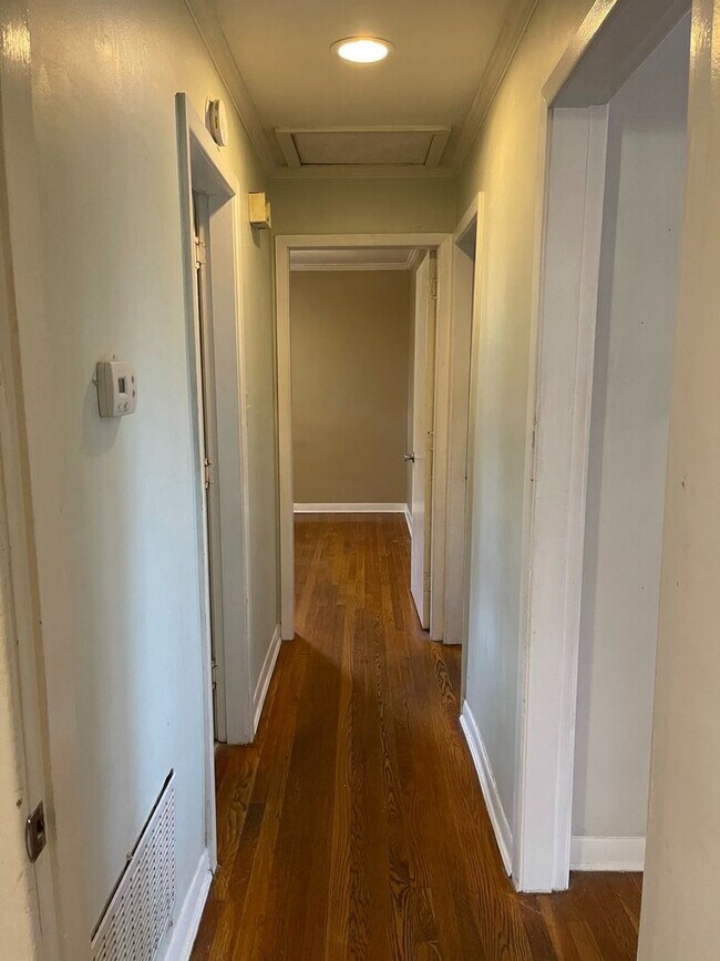 Building Photo - Large Duplex home with giant deck, parking, in quiet neighborhood, Available in June