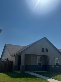 Building Photo - 3/2 Home for the Holidays in GODLEY ISD - ...