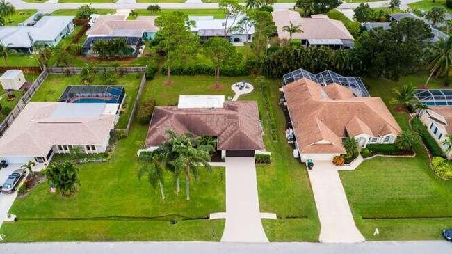 Building Photo - 2413 SE Wishbone Rd