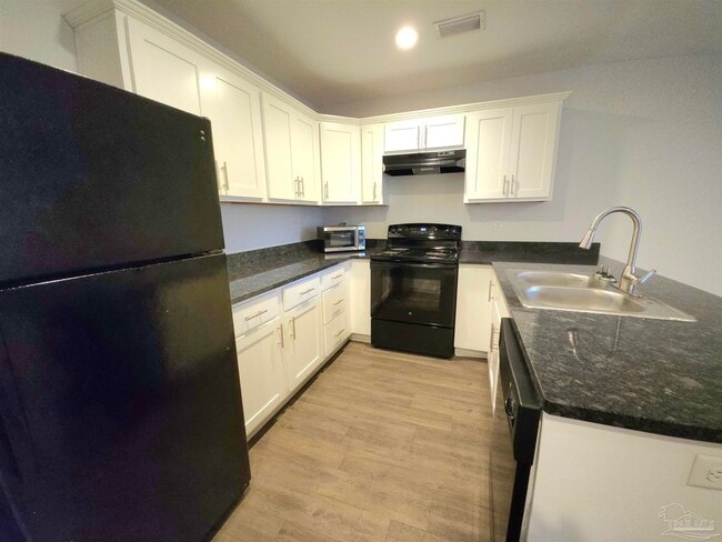 Building Photo - 313 N Navy Blvd